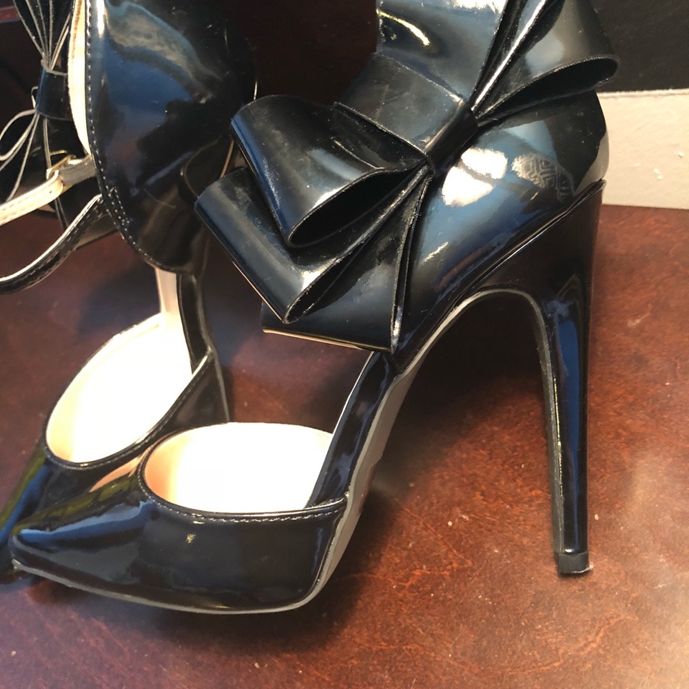 Black heel